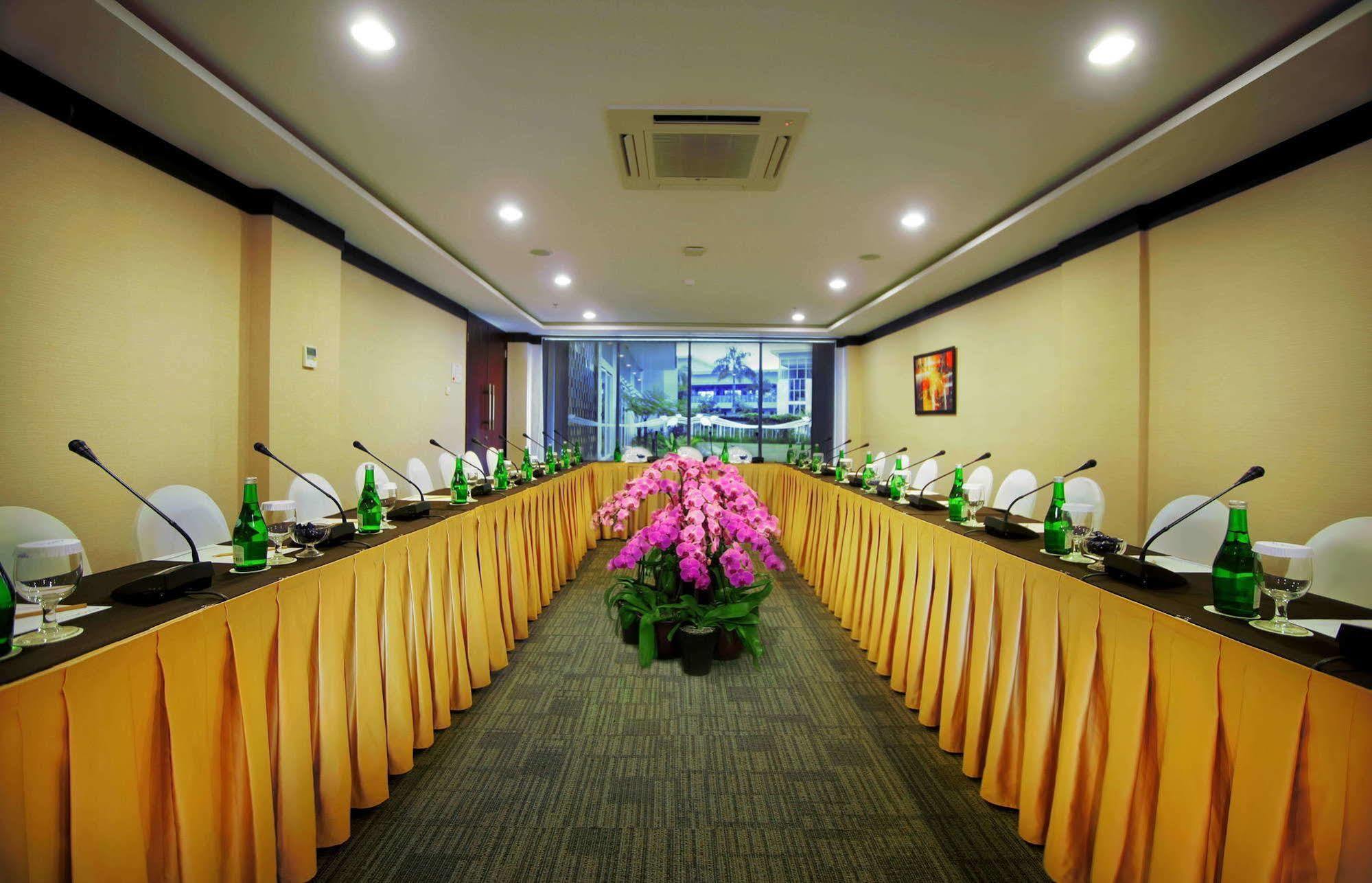 Aston Bogor Hotel And Resort Extérieur photo
